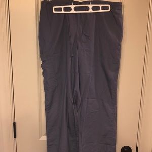 Grey scrub pant with matching top available!